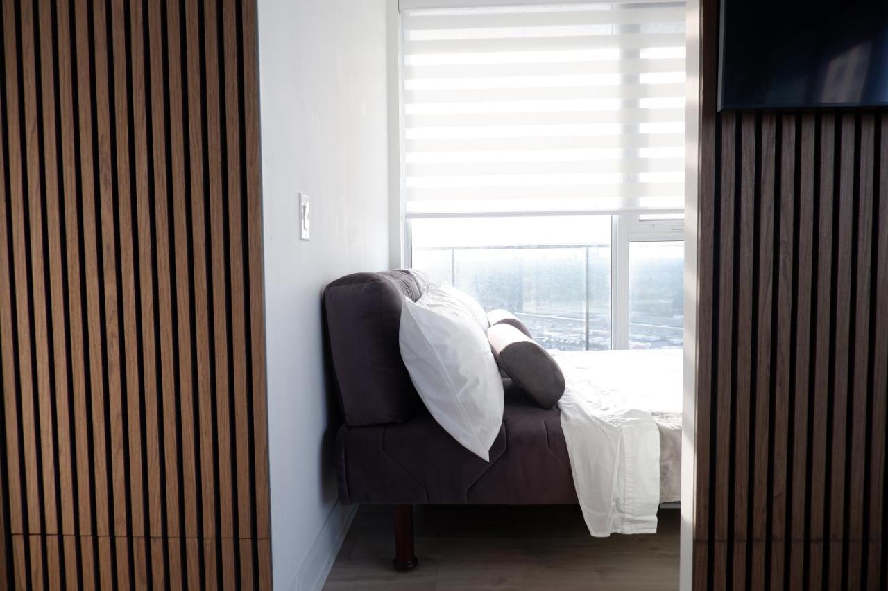 Modern Luxury Waterfront Condo Μισισάουγκα Εξωτερικό φωτογραφία